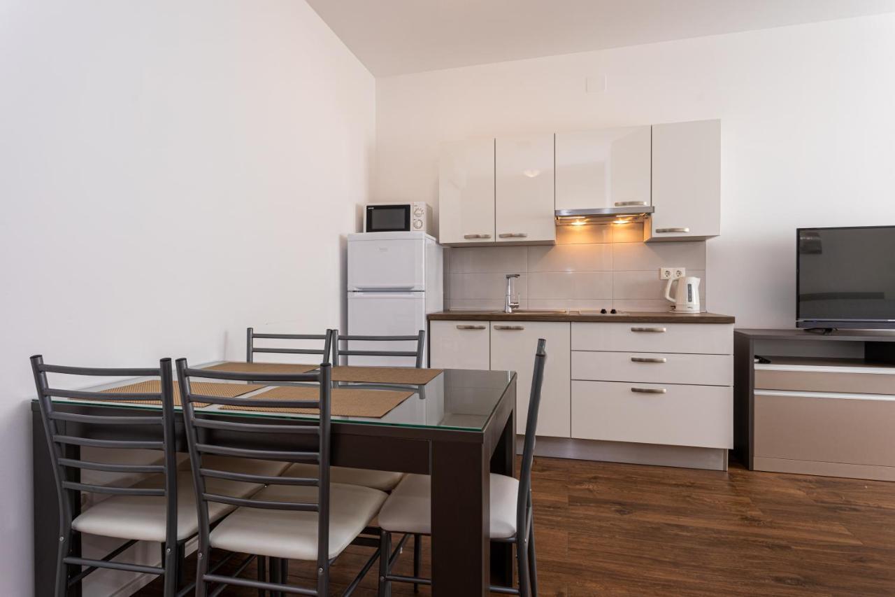 Apartments Crnekovic Tomislava 8A Baška Zewnętrze zdjęcie
