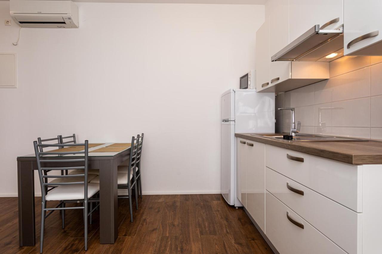 Apartments Crnekovic Tomislava 8A Baška Zewnętrze zdjęcie