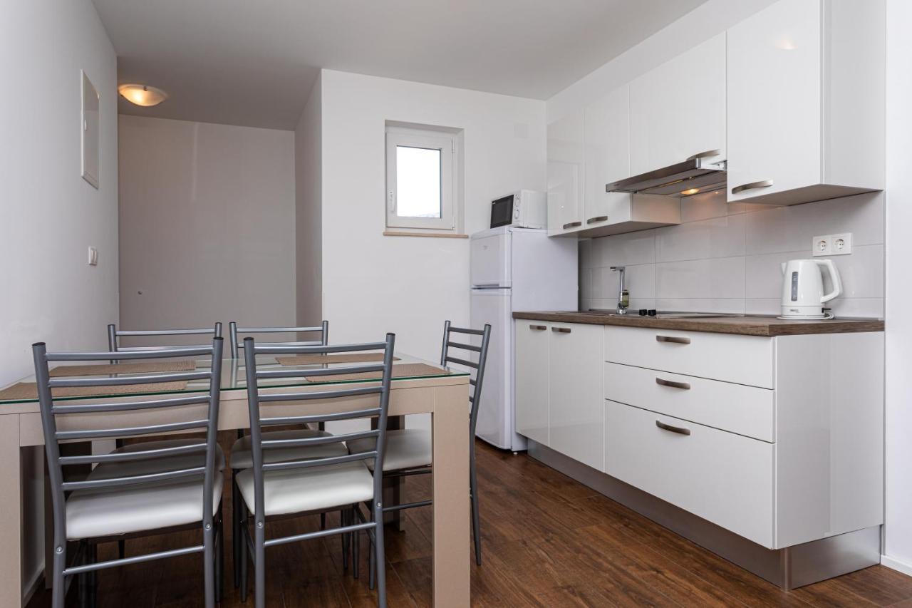 Apartments Crnekovic Tomislava 8A Baška Zewnętrze zdjęcie