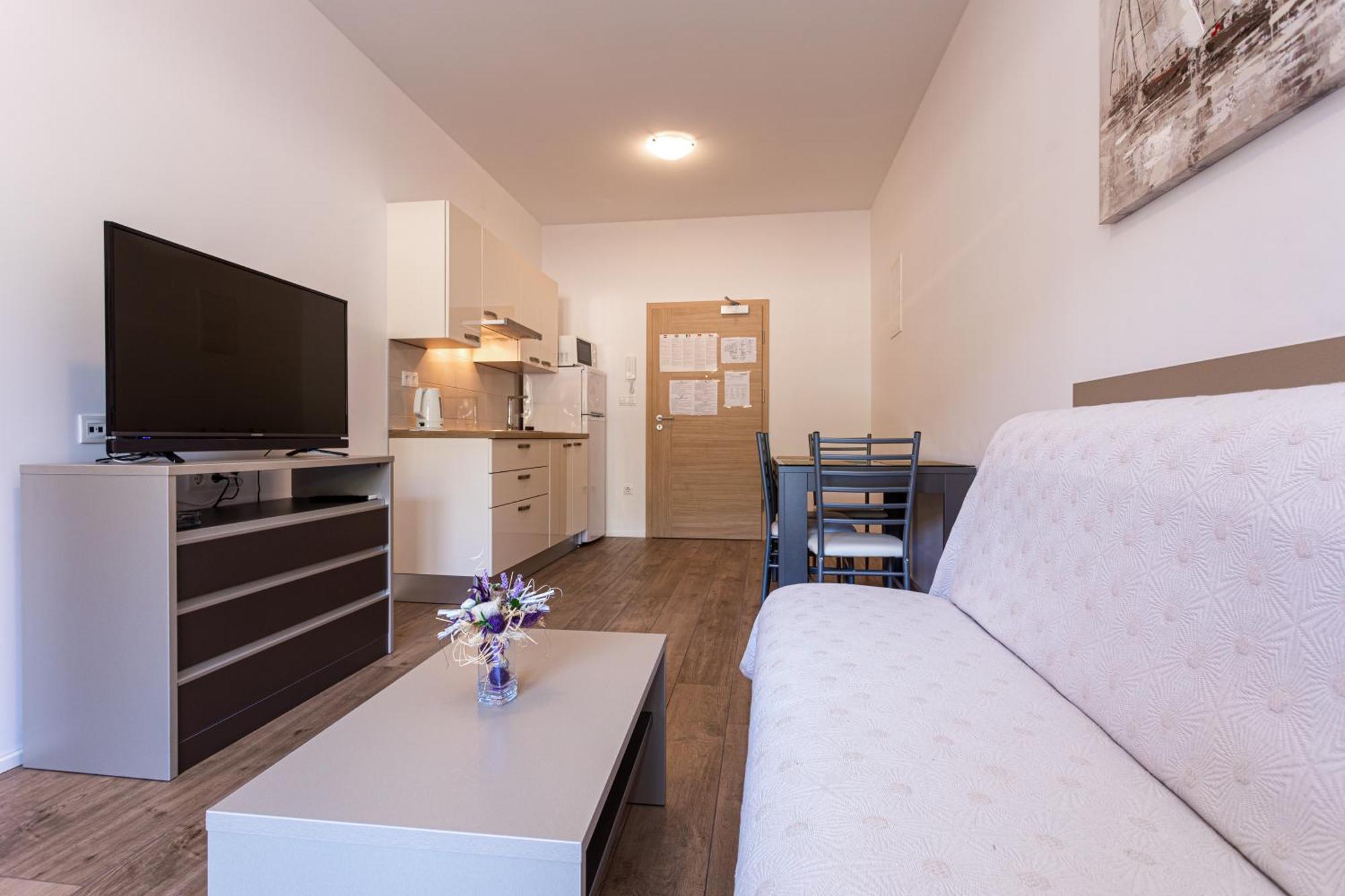 Apartments Crnekovic Tomislava 8A Baška Zewnętrze zdjęcie