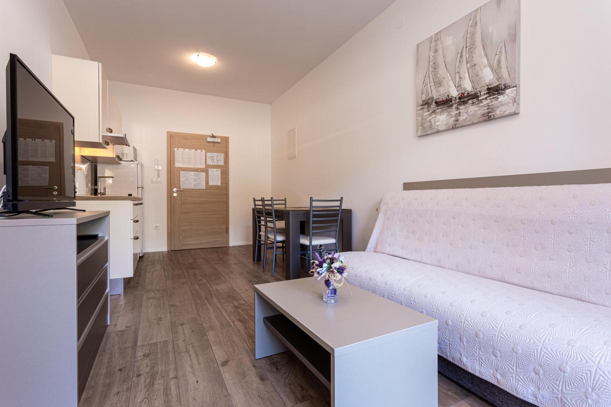 Apartments Crnekovic Tomislava 8A Baška Zewnętrze zdjęcie
